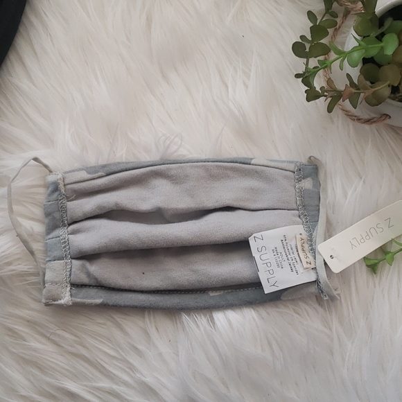 Z Supply Light Cream Camo Face Mask - Picture 2 of 2